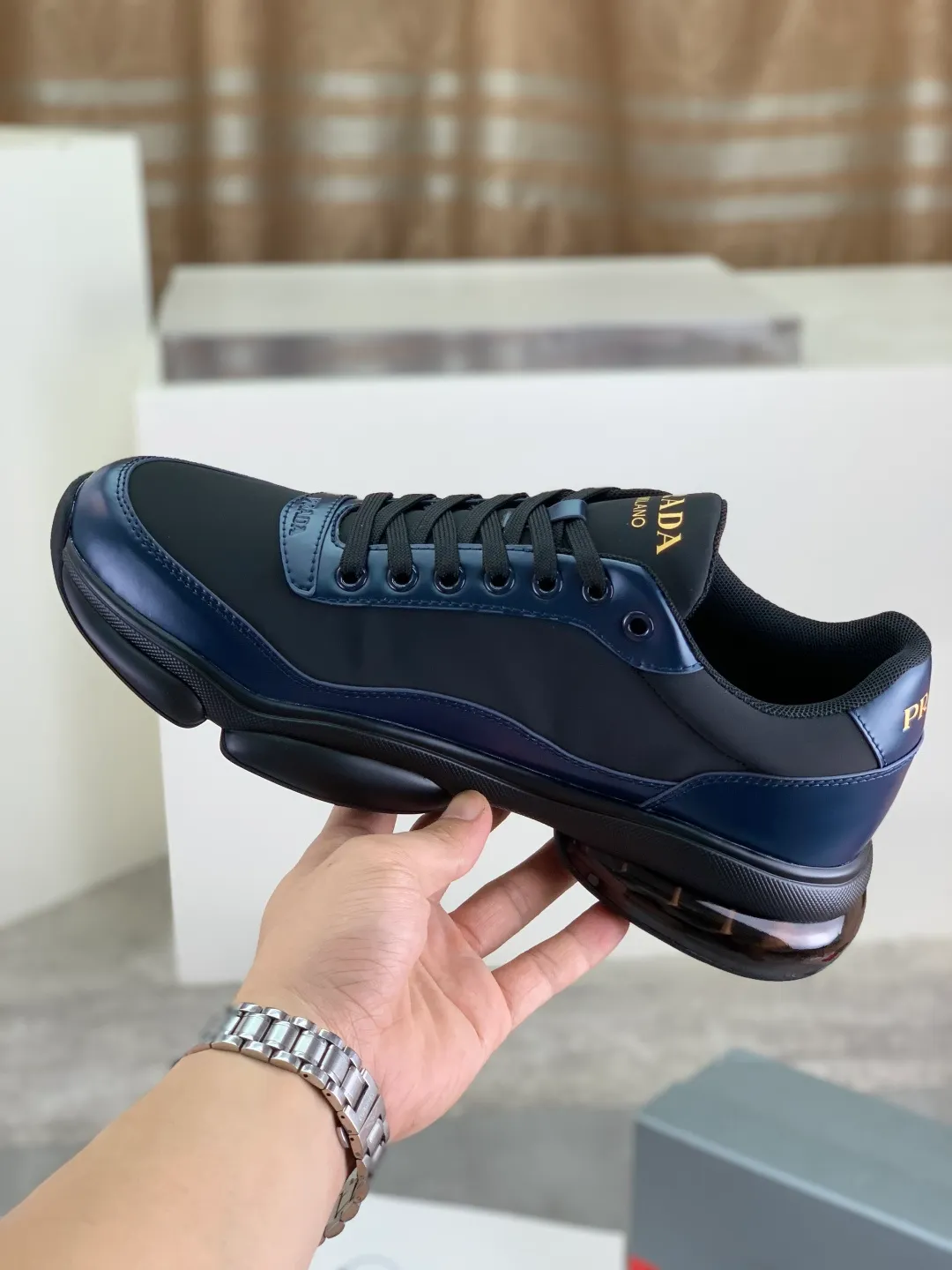 Men's men's shoes 💰P640 💰【New model】Top quality, new popular model on the official website, it will not go out of style for a hundred years, 🆘 The trendy brand (Prada) mainly promotes popular models, avant-garde and versatile fashionable men's shoes, private version molding, cowhide surface splicing 1:1 oil edge processing... fashionable and simple, original imported cowhide interior cowhide feet; the atmosphere and personality are more fashionable, eye-catching and pursuing class. It will subvert old ideas and be a must-have for fashionistas who want to spend time with you! Must keep it! High-end comfort, high-end quality workmanship. Size: 38-45 Various colors available. full package